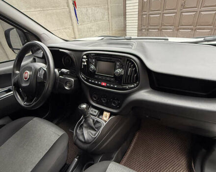 Белый Фиат Добло, объемом двигателя 1.6 л и пробегом 195 тыс. км за 12700 $, фото 27 на Automoto.ua