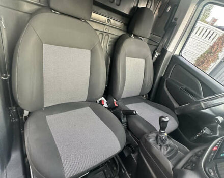 Белый Фиат Добло, объемом двигателя 1.2 л и пробегом 171 тыс. км за 9900 $, фото 8 на Automoto.ua