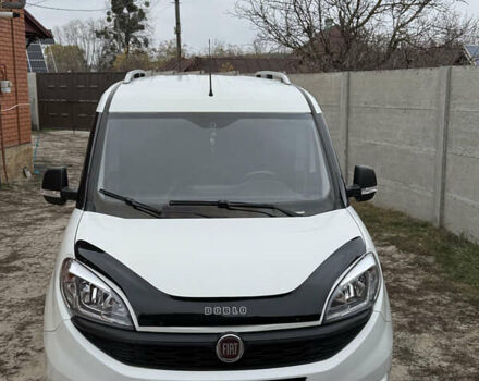 Белый Фиат Добло, объемом двигателя 1.6 л и пробегом 195 тыс. км за 12700 $, фото 1 на Automoto.ua