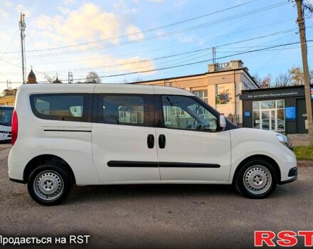 Белый Фиат Добло, объемом двигателя 1.3 л и пробегом 100 тыс. км за 10800 $, фото 4 на Automoto.ua