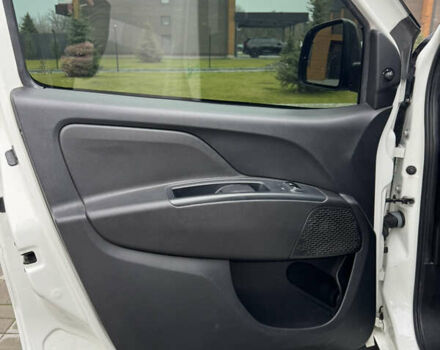 Білий Фіат Добло, об'ємом двигуна 1.25 л та пробігом 111 тис. км за 9500 $, фото 8 на Automoto.ua