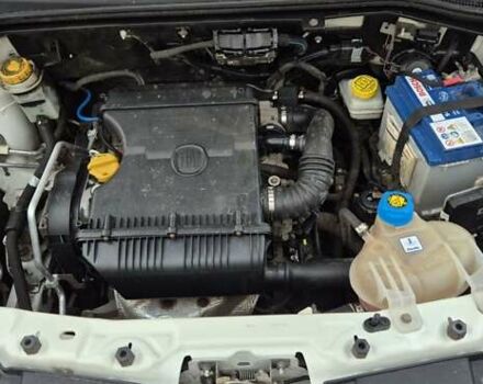 Белый Фиат Добло, объемом двигателя 1.37 л и пробегом 176 тыс. км за 6900 $, фото 15 на Automoto.ua