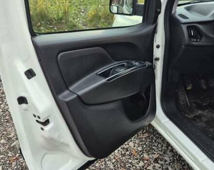 Белый Фиат Добло, объемом двигателя 1.37 л и пробегом 176 тыс. км за 6900 $, фото 9 на Automoto.ua