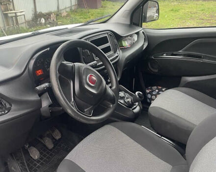 Белый Фиат Добло, объемом двигателя 1.6 л и пробегом 138 тыс. км за 10500 $, фото 4 на Automoto.ua