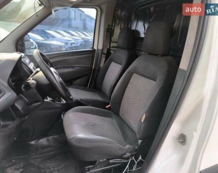 Белый Фиат Добло, объемом двигателя 1.37 л и пробегом 299 тыс. км за 4590 $, фото 8 на Automoto.ua