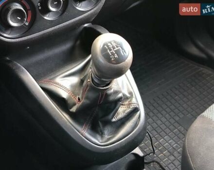 Белый Фиат Добло, объемом двигателя 1.37 л и пробегом 299 тыс. км за 4590 $, фото 15 на Automoto.ua