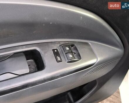 Белый Фиат Добло, объемом двигателя 1.37 л и пробегом 299 тыс. км за 4590 $, фото 16 на Automoto.ua