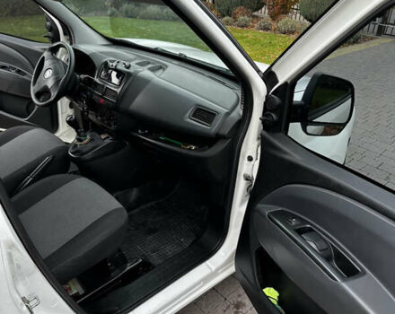 Белый Фиат Добло, объемом двигателя 1.25 л и пробегом 172 тыс. км за 6800 $, фото 13 на Automoto.ua