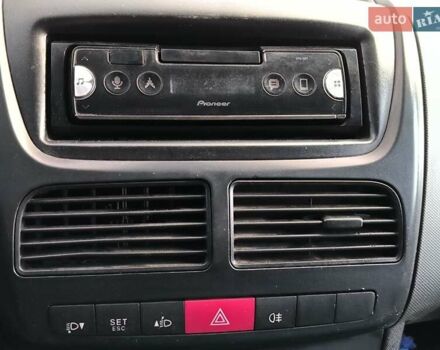 Белый Фиат Добло, объемом двигателя 1.37 л и пробегом 299 тыс. км за 4590 $, фото 13 на Automoto.ua