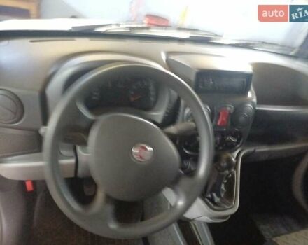 Белый Фиат Добло, объемом двигателя 1.25 л и пробегом 133 тыс. км за 5500 $, фото 5 на Automoto.ua