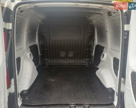 Белый Фиат Добло, объемом двигателя 1.25 л и пробегом 133 тыс. км за 5500 $, фото 4 на Automoto.ua