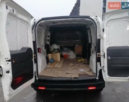 Белый Фиат Добло, объемом двигателя 1.25 л и пробегом 214 тыс. км за 8600 $, фото 7 на Automoto.ua