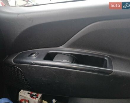 Белый Фиат Добло, объемом двигателя 1.25 л и пробегом 214 тыс. км за 8600 $, фото 14 на Automoto.ua