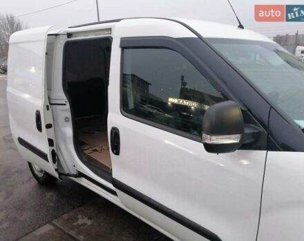 Белый Фиат Добло, объемом двигателя 1.25 л и пробегом 214 тыс. км за 8600 $, фото 2 на Automoto.ua