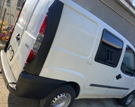 Белый Фиат Добло, объемом двигателя 1.9 л и пробегом 235 тыс. км за 2600 $, фото 1 на Automoto.ua