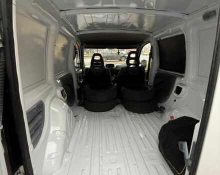 Белый Фиат Добло, объемом двигателя 1.9 л и пробегом 146 тыс. км за 4200 $, фото 6 на Automoto.ua