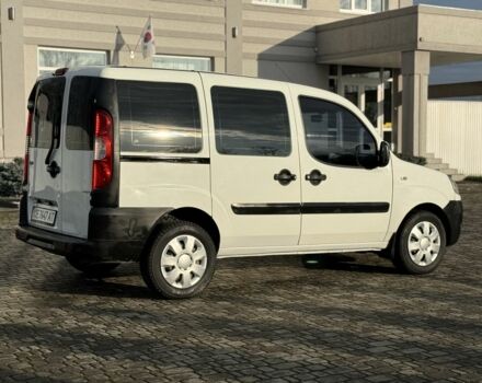 Белый Фиат Добло, объемом двигателя 1.3 л и пробегом 291 тыс. км за 3999 $, фото 3 на Automoto.ua