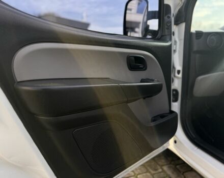 Белый Фиат Добло, объемом двигателя 1.3 л и пробегом 291 тыс. км за 3999 $, фото 14 на Automoto.ua