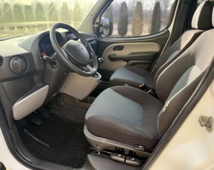 Белый Фиат Добло, объемом двигателя 1.3 л и пробегом 291 тыс. км за 3999 $, фото 17 на Automoto.ua