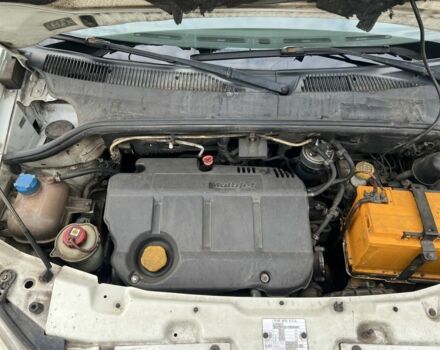 Белый Фиат Добло, объемом двигателя 1.9 л и пробегом 399 тыс. км за 4200 $, фото 11 на Automoto.ua