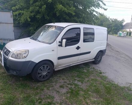 Белый Фиат Добло, объемом двигателя 1.9 л и пробегом 2 тыс. км за 4999 $, фото 4 на Automoto.ua