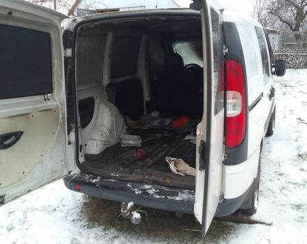 Белый Фиат Добло, объемом двигателя 1.2 л и пробегом 350 тыс. км за 900 $, фото 7 на Automoto.ua