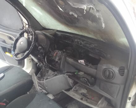 Белый Фиат Добло, объемом двигателя 1.2 л и пробегом 350 тыс. км за 900 $, фото 3 на Automoto.ua