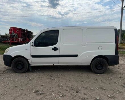 Белый Фиат Добло, объемом двигателя 1.9 л и пробегом 399 тыс. км за 2300 $, фото 1 на Automoto.ua