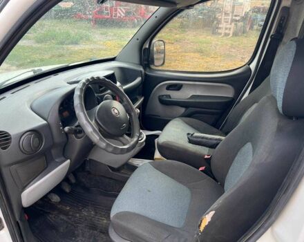 Белый Фиат Добло, объемом двигателя 1.9 л и пробегом 399 тыс. км за 2300 $, фото 7 на Automoto.ua