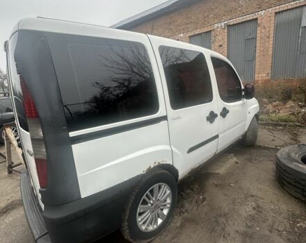 Белый Фиат Добло, объемом двигателя 1.6 л и пробегом 360 тыс. км за 2000 $, фото 4 на Automoto.ua