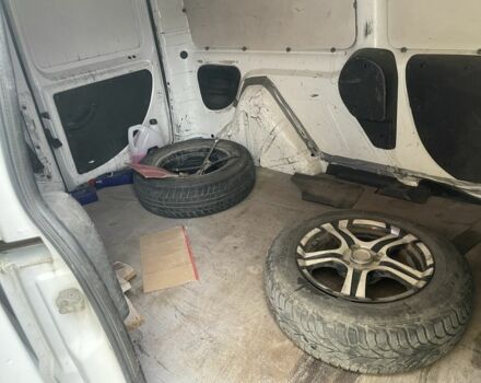 Белый Фиат Добло, объемом двигателя 1.2 л и пробегом 320 тыс. км за 3700 $, фото 8 на Automoto.ua