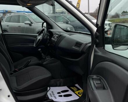 Белый Фиат Добло, объемом двигателя 1.2 л и пробегом 270 тыс. км за 4990 $, фото 12 на Automoto.ua