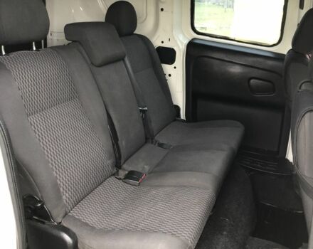 Белый Фиат Добло, объемом двигателя 1.2 л и пробегом 199 тыс. км за 4599 $, фото 11 на Automoto.ua