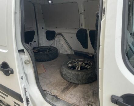 Белый Фиат Добло, объемом двигателя 1.2 л и пробегом 320 тыс. км за 3700 $, фото 9 на Automoto.ua