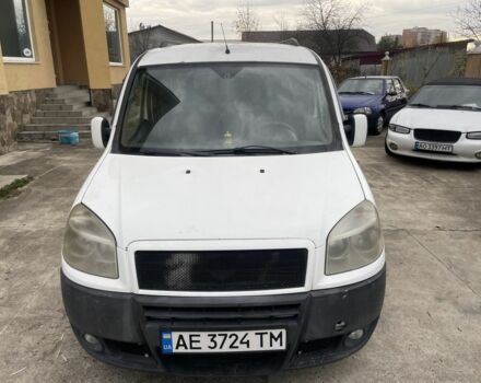 Белый Фиат Добло, объемом двигателя 1.2 л и пробегом 320 тыс. км за 3700 $, фото 1 на Automoto.ua