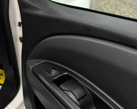 Белый Фиат Добло, объемом двигателя 1.2 л и пробегом 270 тыс. км за 4990 $, фото 20 на Automoto.ua