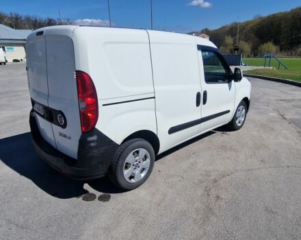 Белый Фиат Добло, объемом двигателя 1.2 л и пробегом 234 тыс. км за 4500 $, фото 2 на Automoto.ua