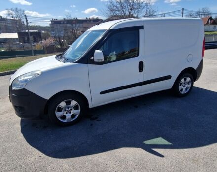 Белый Фиат Добло, объемом двигателя 1.2 л и пробегом 234 тыс. км за 4500 $, фото 1 на Automoto.ua