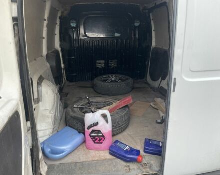 Белый Фиат Добло, объемом двигателя 1.2 л и пробегом 320 тыс. км за 3700 $, фото 7 на Automoto.ua