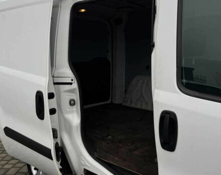 Белый Фиат Добло, объемом двигателя 1.2 л и пробегом 270 тыс. км за 4990 $, фото 19 на Automoto.ua