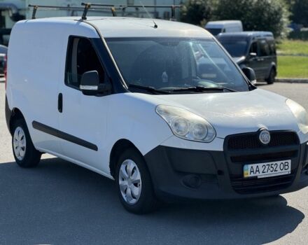 Белый Фиат Добло, объемом двигателя 1.3 л и пробегом 139 тыс. км за 4900 $, фото 2 на Automoto.ua