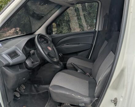 Белый Фиат Добло, объемом двигателя 1.2 л и пробегом 150 тыс. км за 3500 $, фото 7 на Automoto.ua