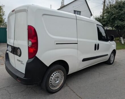 Белый Фиат Добло, объемом двигателя 1.2 л и пробегом 150 тыс. км за 3500 $, фото 3 на Automoto.ua