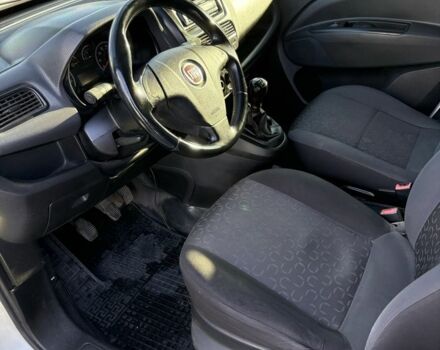 Белый Фиат Добло, объемом двигателя 1.2 л и пробегом 309 тыс. км за 5000 $, фото 12 на Automoto.ua