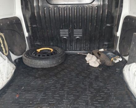 Белый Фиат Добло, объемом двигателя 1.4 л и пробегом 165 тыс. км за 4200 $, фото 14 на Automoto.ua