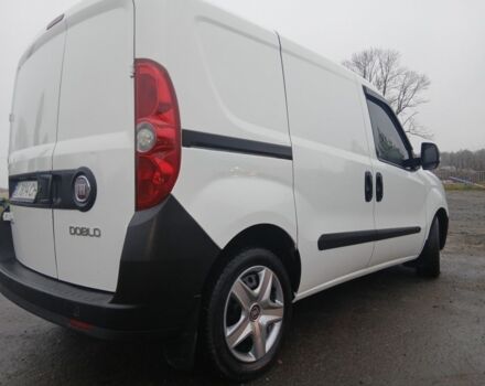 Белый Фиат Добло, объемом двигателя 1.2 л и пробегом 285 тыс. км за 3999 $, фото 4 на Automoto.ua