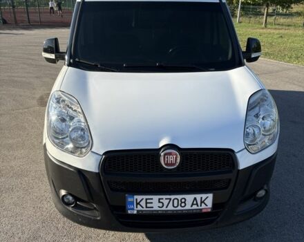Белый Фиат Добло, объемом двигателя 1.2 л и пробегом 309 тыс. км за 5000 $, фото 4 на Automoto.ua