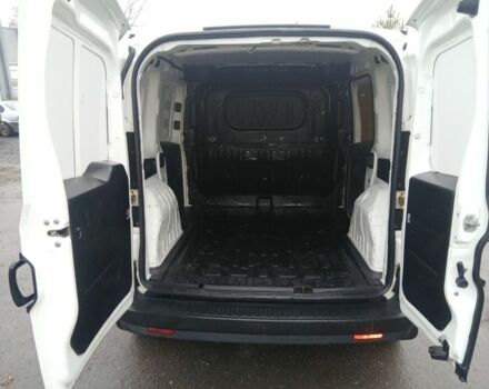 Белый Фиат Добло, объемом двигателя 1.2 л и пробегом 285 тыс. км за 3999 $, фото 5 на Automoto.ua