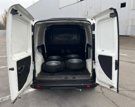 Белый Фиат Добло, объемом двигателя 1.4 л и пробегом 138 тыс. км за 5300 $, фото 7 на Automoto.ua