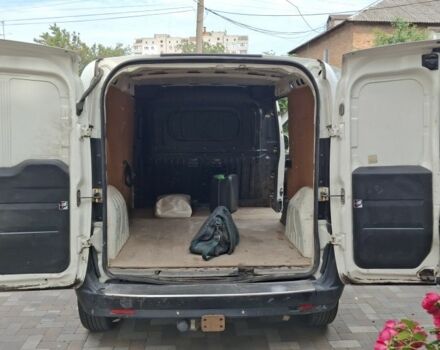 Белый Фиат Добло, объемом двигателя 1.6 л и пробегом 302 тыс. км за 6300 $, фото 6 на Automoto.ua